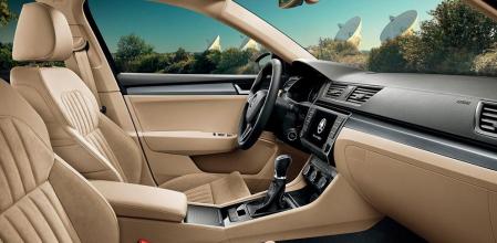 El Skoda Superb Combi monta unas plazas delanteras magníficas , que ofrecen una experiencia de viaje muy agradable