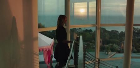 Laura Dern vive en la casa más excesiva de todas