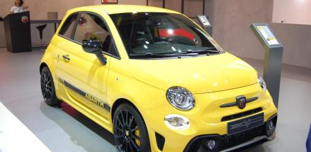 El Abarth 595 Competizione ha sido una de las novedades del grupo Fiat exhibidas en el Automobile Barcelona 2017