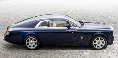El Rolls Royce Sweptail es un gran cupé biplaza con un larguísimo techo panorámico