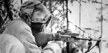 Imagen de un francotirador finlandés durante la guerra de Invierno contra los soviéticos en 1939&nbsp;