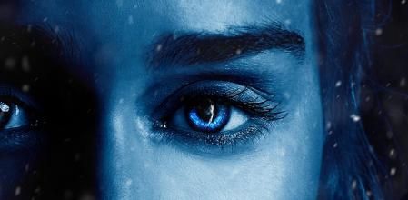 Emilia Clarke en un póster de Juego de tronos.