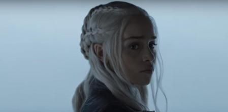 Emilia Clarke es Daenerys de la Tormenta.