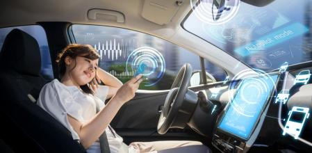 La conducción autónoma nos permitirá realizar diversas tareas mientras viajamos en coche
