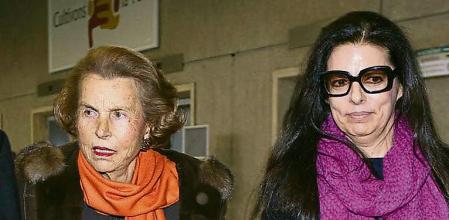 Liliane Bettencourt y su hija Francoise Bettencourt Meyers.