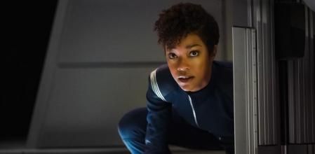 Sonequa Martin-Green como Michael Burnham.