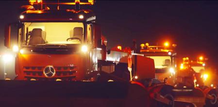 Desde el primer camión quitanieves de la caravana se controlan los otros tres de forma remota.