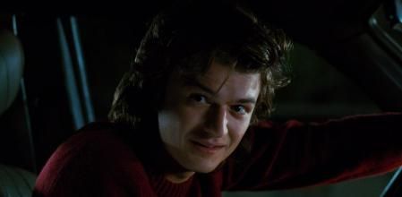 Joe Keery es Steve Harrington en Stranger things 2.