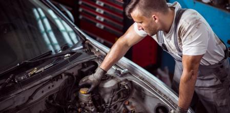 Es recomendable acudir a un taller para que revisen que todos los componentes del vehículo están en perfecto estadoo