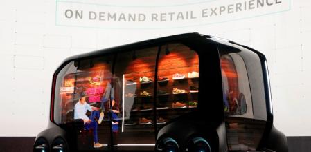 El diáfano interior del e-Palette se puede adaptar a las necesidades de cada empresa; por ejemplo, una tienda de zapatos