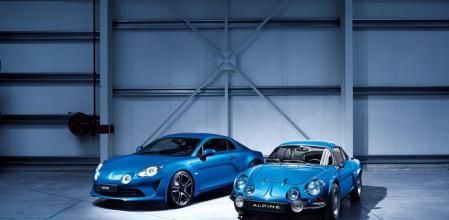 Pasado y presente se dan la mano en esta imagen donde aparece el Apline orginal con el nuevo A110