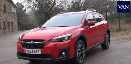 El nuevo Subaru XV es un modelo completamente nuevo, que estrena plataforma, interiores y equipamiento. Solo mantiene la clásica planta motriz de motores Boxer y la