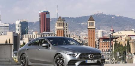 El frontal del nuevo Mercedes-Benz CLS destaca por el “morro de tiburón” con el frontal inclinado hacia delante
