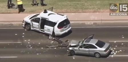 Un Chrysler Pacifica autónomo de Waymo se ha visto involucrado en un accidente en Chandler (Arizona)