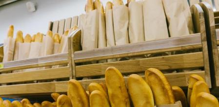 Pan industrial en el supermercado