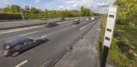 El Mesta Fusion es un radar inteligente utilizado en Francia que puede controlar hasta 8 carriles de tráfico