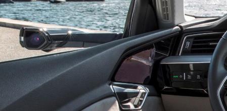 Retrovisores virtuales del Audi e-tron prototype montan mini cámaras en lugar de espejos