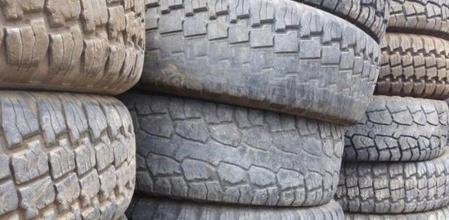 Un neumático desgastado o deteriorado reduce la seguridad del vehículo