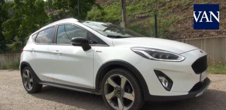 Ford no se ha conformado con decorar su Fiesta para transformarlo a la moda Crossover, con este Active la marca ha ido un poco más lejos ofreciendo una suspensión