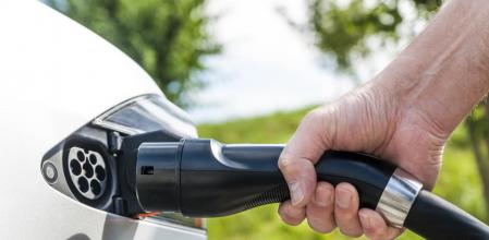 Las marcas de coches están aplicando estrategias de negocio que apuntan hacia la movilidad de cero emisiones