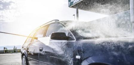 Si dedicas tiempo a limpiar el coche te vas a sentir mejor