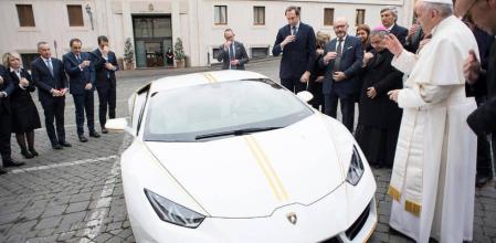 El Lamborghini Huracán del Papa Francisco fue subastado en mayo de 2018 por 715.000 euros