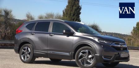 Estamos ante un Honda CR-V completamente remodelado pero que sigue manteniendo la filosofía premium de la que ha disfrutado desde el momento de su nacimiento, hace ya 24