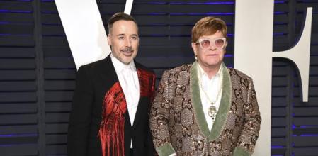 David Furnish y Elton John en una imagen de archivo.&nbsp;