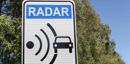 La DGT asegura que los carteles de aviso de radar tienen efectos disuasorios
