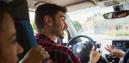 Cada vez es más común la práctica de compartir el vehículo entre el conductor y otros usuarios que realizan trayectos diarios