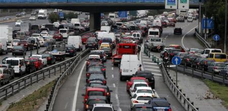 Conducir durante un atasco puede convertirse en una experiencia estresante y agobiante