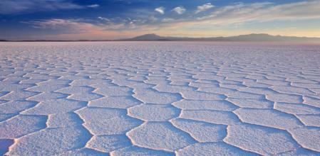 Aproximadamente la mitad de las reservas de litio están en el Salar de Uyuni, en Bolivia