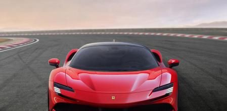 El nuevo SF90 Stradale es el primer híbrido enchufable de serie de la marca de Maranello