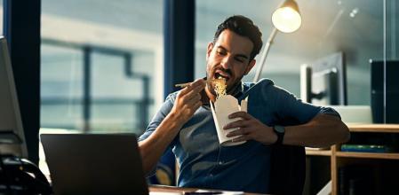 Los españoles somos de los que más retrasamos el momento de la cena.