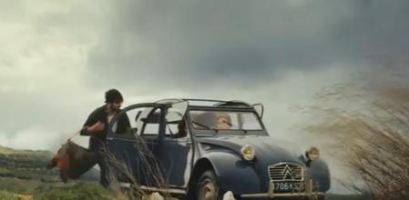 Para conmemorar su centernario, Citroën ha compartido un original vídeo que hace un repaso a algunos de sus modelos más importantes