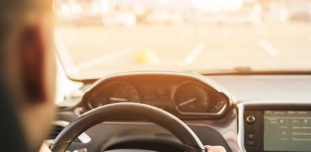 Conducir durante el verano puede ocasionar multitud de situaciones peligrosas al volante