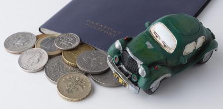 Para conducir por determinados países fuera de la UE y la EEE es necesario tener el permiso de conducir internacional