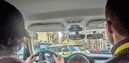 Barcelona - Autoescuelas / profesor autoescuelas - practica de conducir - practicas de conduccion / foto: Llibert Teixido