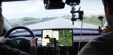 El youtuber Bjørn Nyland y su equipo han realizado esta prueba en autopistas alemanas sin límite de velocidad.