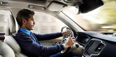 Es importante levantar la barbilla y mirar al frente y a lo lejos para tener una buena visibilidad de nuestra trayectoria