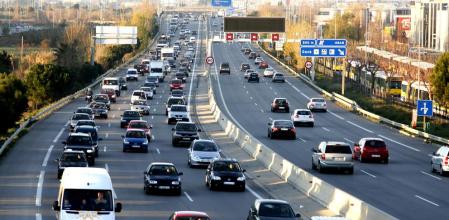 Durante el verano las carreteras se llenan, el sol castiga y la conducción puede volverse desalentadora
