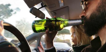 Según datos de la DGT, el consumo de alcohol genera entre el 30 y el 50% de los accidentes mortales