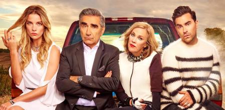Schitt's Creek es una comedia sobre cuatro peces fuera del agua.