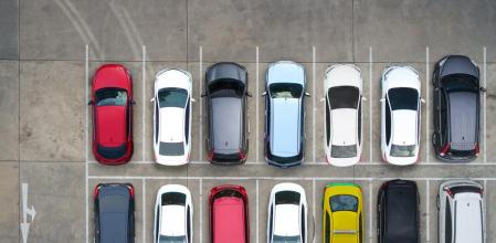 Los colores conservadores como el negro, el blanco y el gris, están entre los más populares