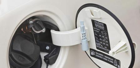 Seguro que cuando vas a repostar gasolina te has fijado alguna vez en que hay diferentes tipos de combustibles