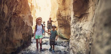 Las actividades al aire libre son clave en los viajes con niños
