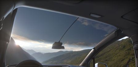 El nuevo parabrisas de Tesla cubre toda la superficie del limpiaparabrisas, consume menos electricidad y presenta un mejor coeficiente aerodinámico