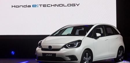 Honda acaba de presentar el nuevo Jazz, un modelo que avanza y refina la tecnología de propulsión híbrida e:HEV e inicia una rápida transformación tecnológica en