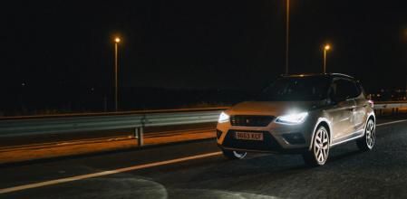 Es importante utilizar correctamente las luces del coche para iluminar la carretera y también para ser vistos