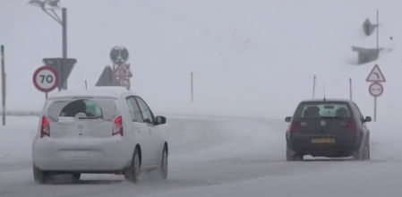 Ante la bajada de temperaturas uno de los efectos más comunes es la aparición de placas de hielo